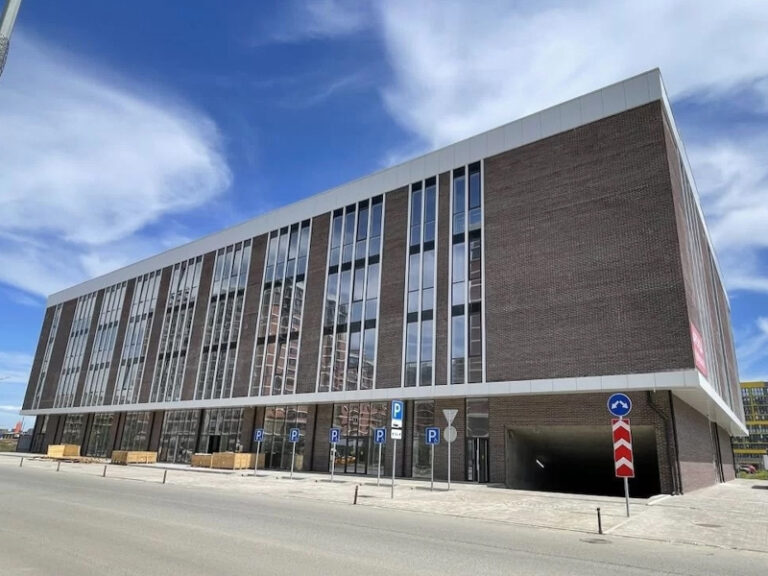 В Краснодаре на Западном обходе вырос новый ТЦ